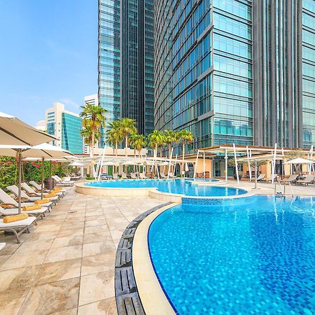 City Centre Rotana Ad-Dauha Zewnętrze zdjęcie The swimming pool at the hotel