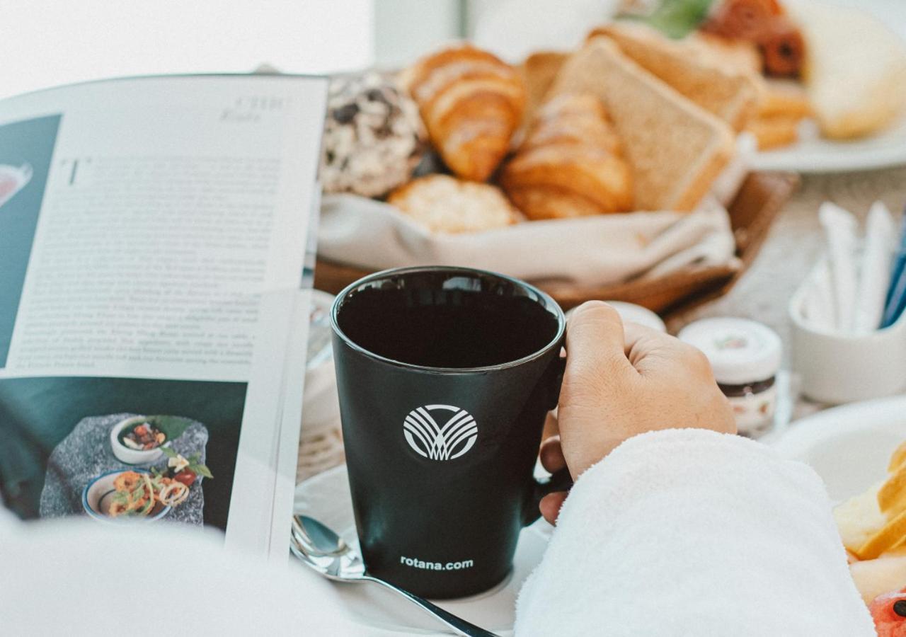 City Centre Rotana Ad-Dauha Zewnętrze zdjęcie A reusable coffee cup