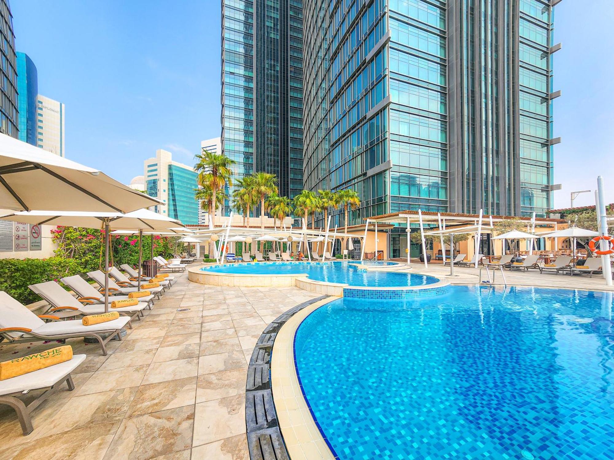 City Centre Rotana Ad-Dauha Zewnętrze zdjęcie The swimming pool at the hotel